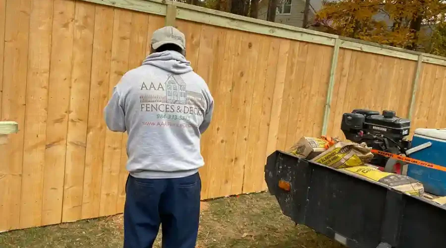 Flat-Top Privacy Wood Fence with Horizontal Support Raleigh
