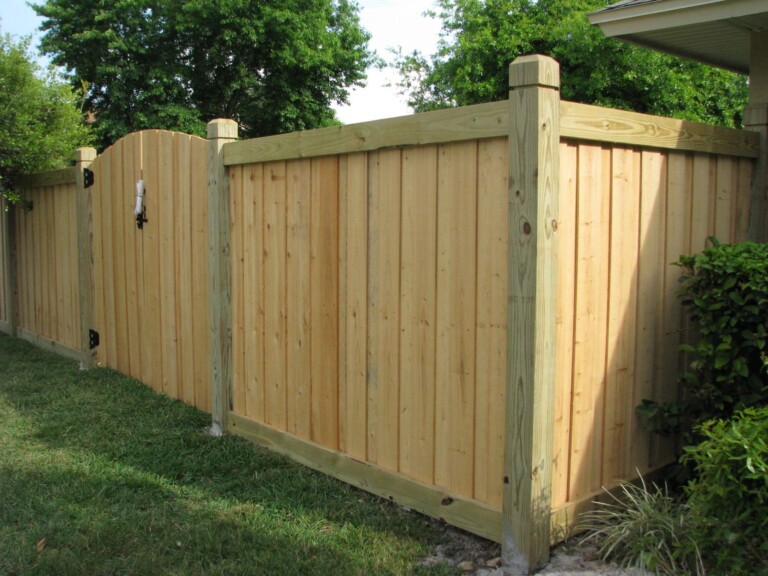 Wood Fence for Your Home Use