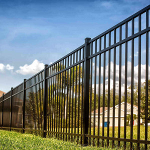 Stylish Look With Aluminum Fence