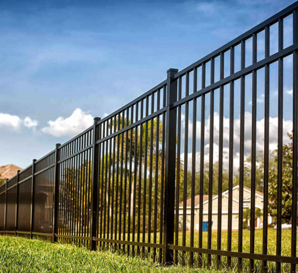 Stylish Look With Aluminum Fence