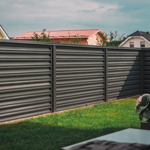Stylish Look With Aluminum Fence